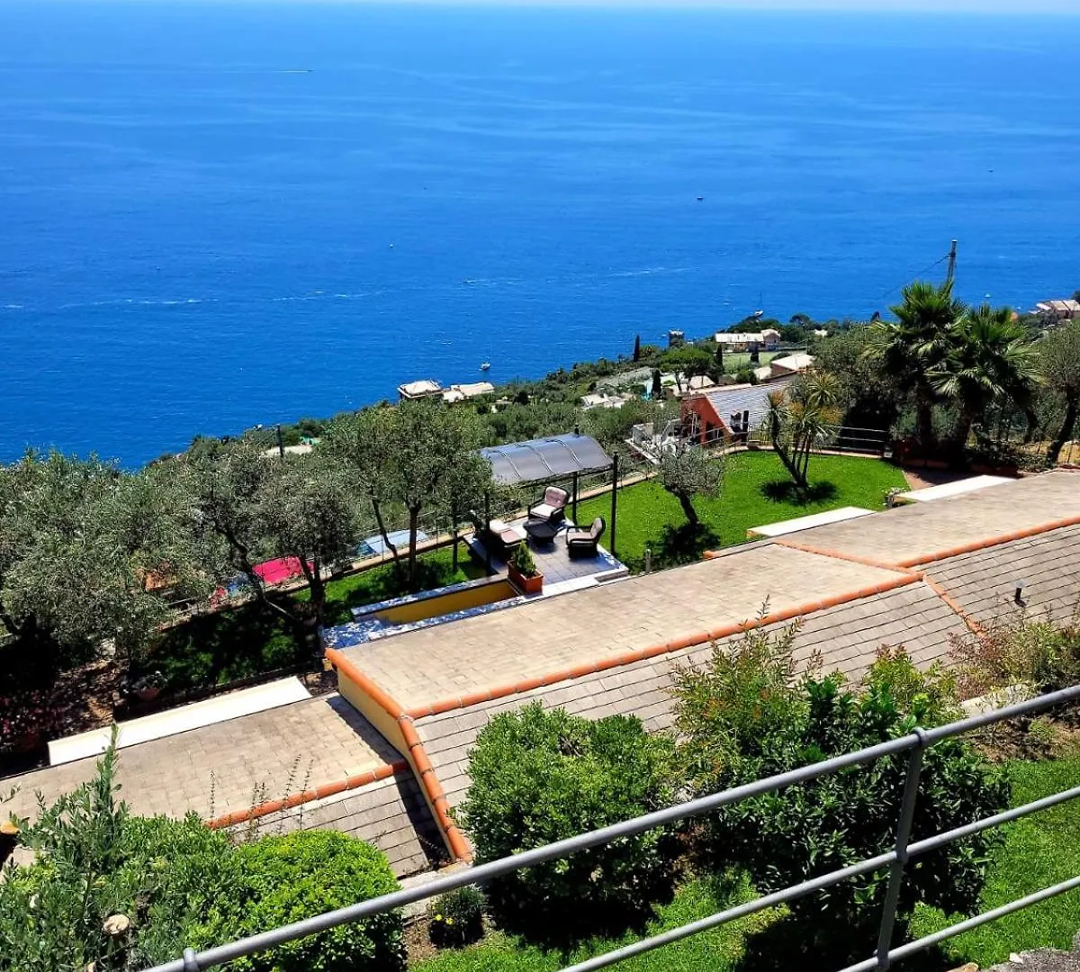 מלון פייבה ליגורה Sea View בית הארחה